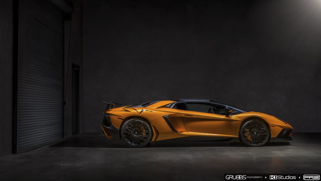 Aventador SV Roadster Side Profile